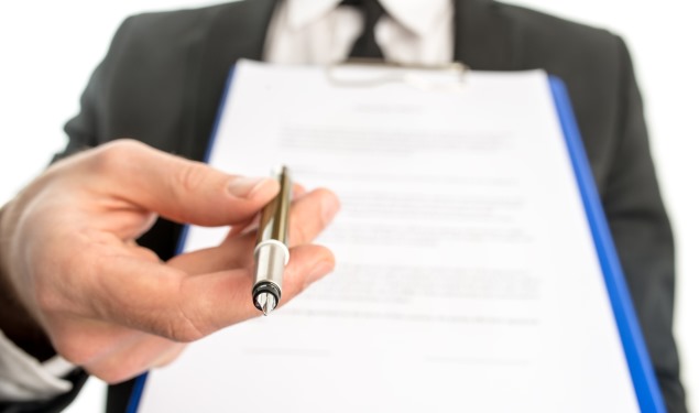 Як розірвати трудовий договір з працедавцем – поради від правозахисників