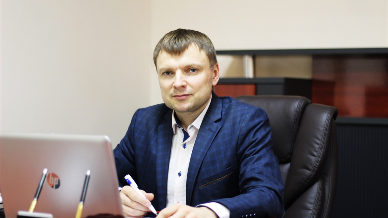 Обстріляли, розграбували, утримували. Історія «забороненого» в «ДНР» Олександра Ахунзянова