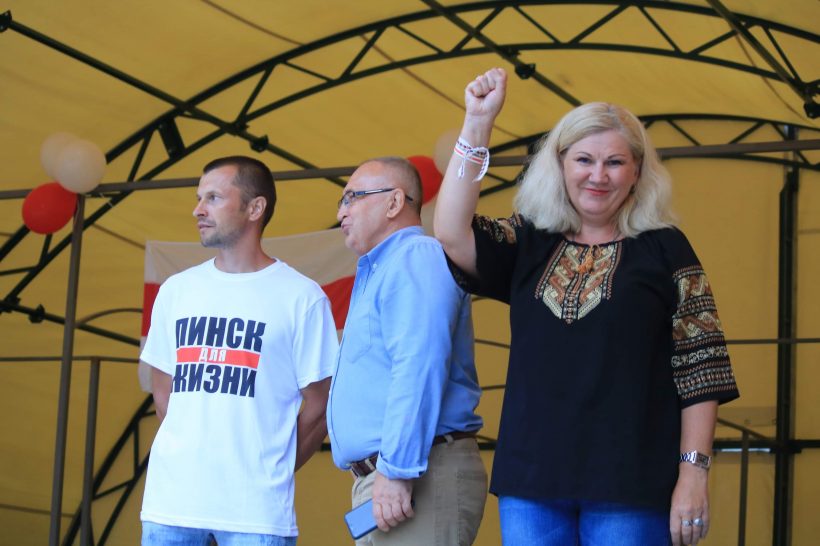 “Поки Лукашенко при владі, я не повернуся”: історія білоруської активістки Олени Шимоліної