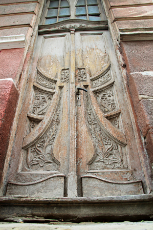 Чи мешкали кармеліти разом з сестрами шарітками, або скільки ж насправді ратуш у нашому Чорткові?