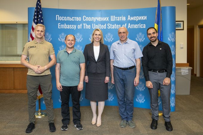 Посол США запросила громадські організації обговорити найбільші виклики