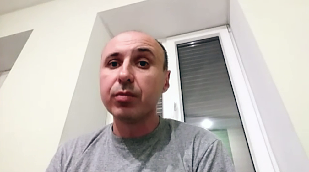 «Виїжджайте до росії, бо вночі ми знесемо ваш будинок». Історія з Маріуполя