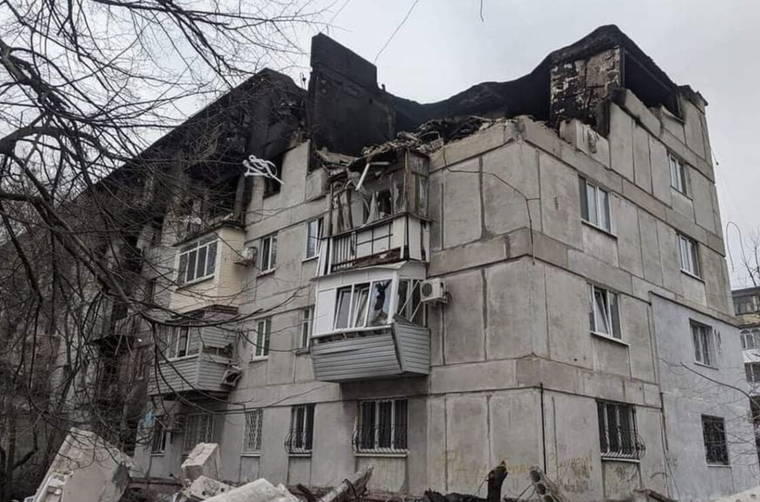 Наслідки російських обстрілів на Луганщині. Фото: соцмережі Луганської ОВА