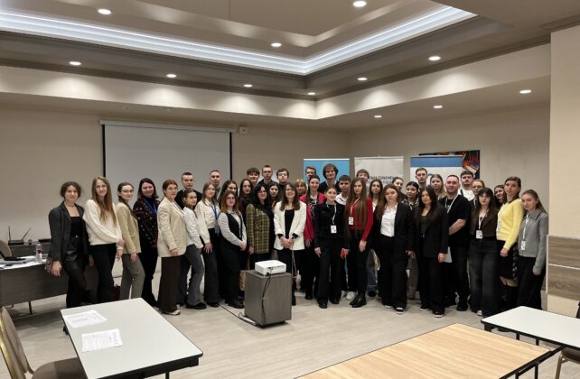 Другий Дебатний турнір з прав людини: як студенти юридичних клінік дискутували про реформи та євроінтеграцію